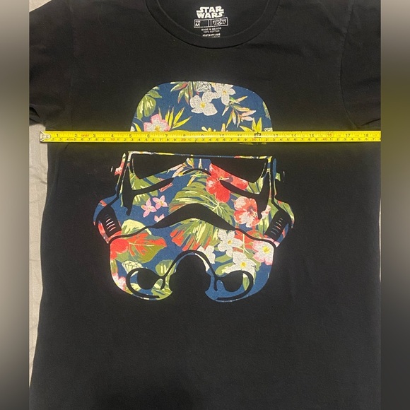 Women’s size medium Star Wars stormtrooper tee - Picture 4 of 5